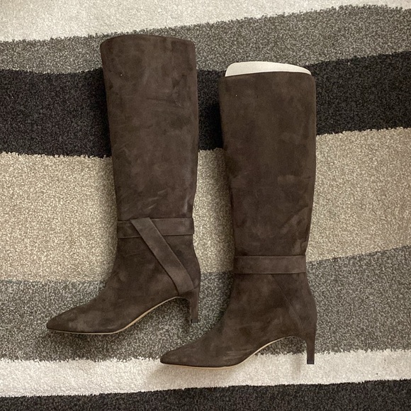 NWOT BANANA REPUBLIC Torri Tall Low Heel Suede Boot - Picture 3 of 6